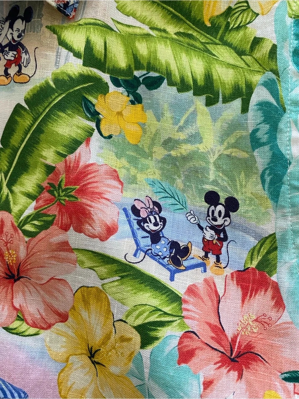 Women’s Disney x Tommy Bahama collaboration linen camp shirt w/ Mickey & Minnie - Picture 7 of 12